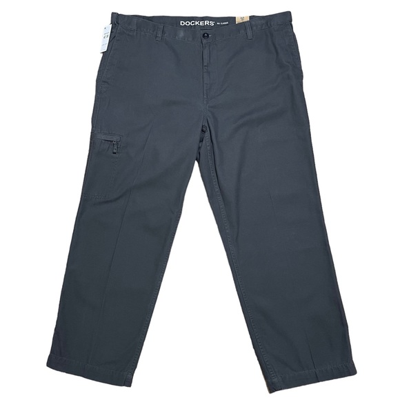 Dockers Men’s Classic Fit D3 Flat Front Comfort Cargo Pants Gray NWT Sz W42 L30 - Picture 1 of 15